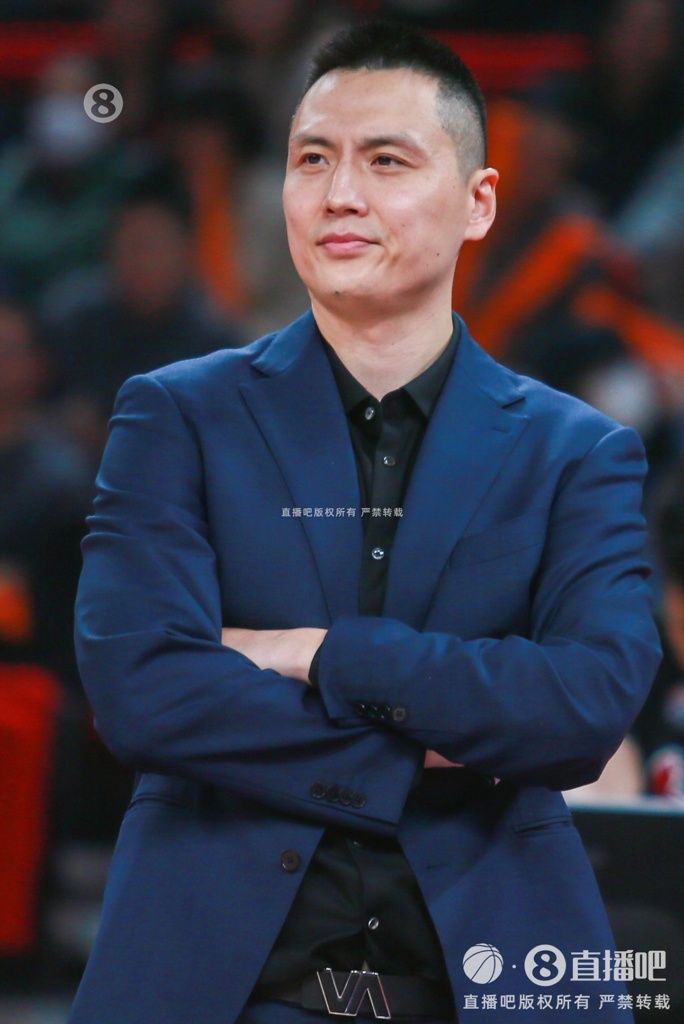 卢伟：队内伤病比较多 是我接手上海队到现在最困难的时期