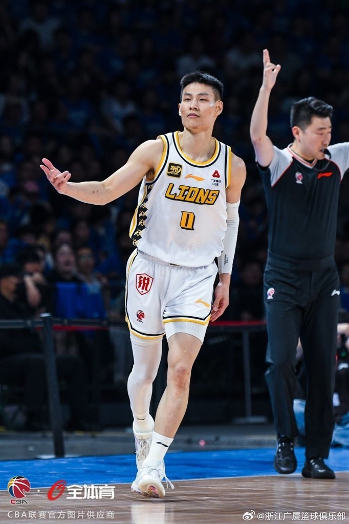 林秉圣:胡金秋真的非常照顾我 他是一个非常努力而又谦逊的球员